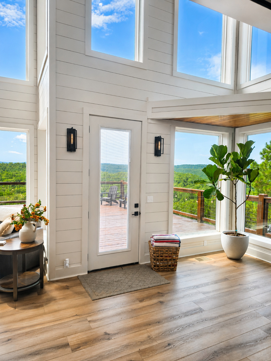 Queen master suite at Crow's Nest